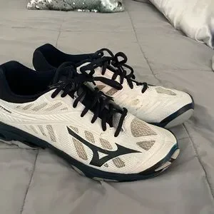 Navy blue mizuno volleyball shoes 2025